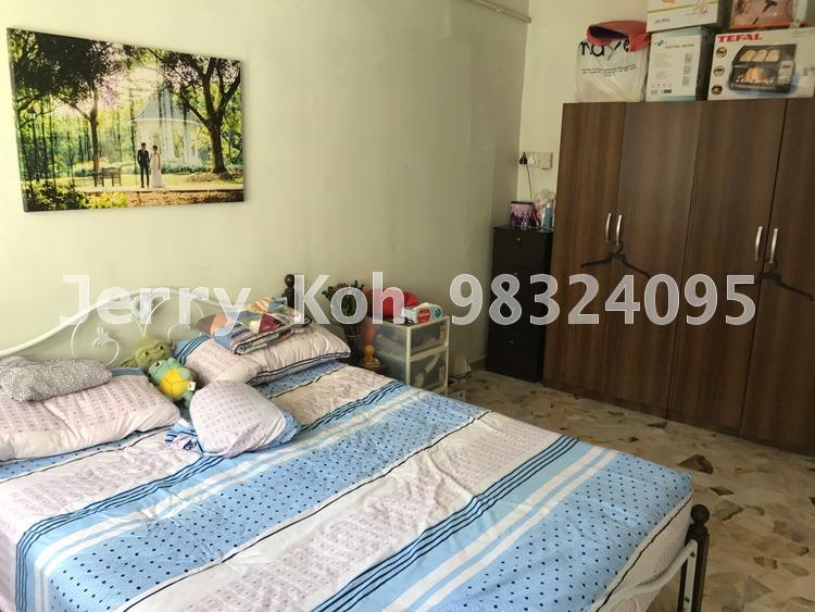 Blk 208 Bukit Batok Street 21 (Bukit Batok), HDB 3 Rooms #157363552